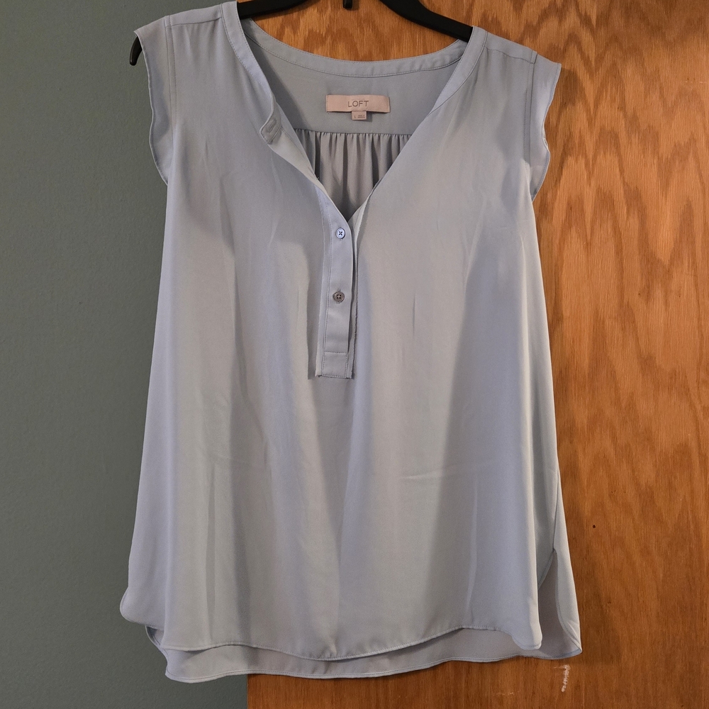 LOFT Women's Light Blue Sleeveless Blouse